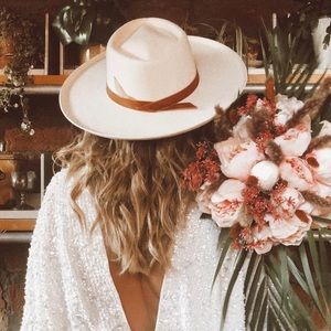 NWT - Lack of color Val Diamond